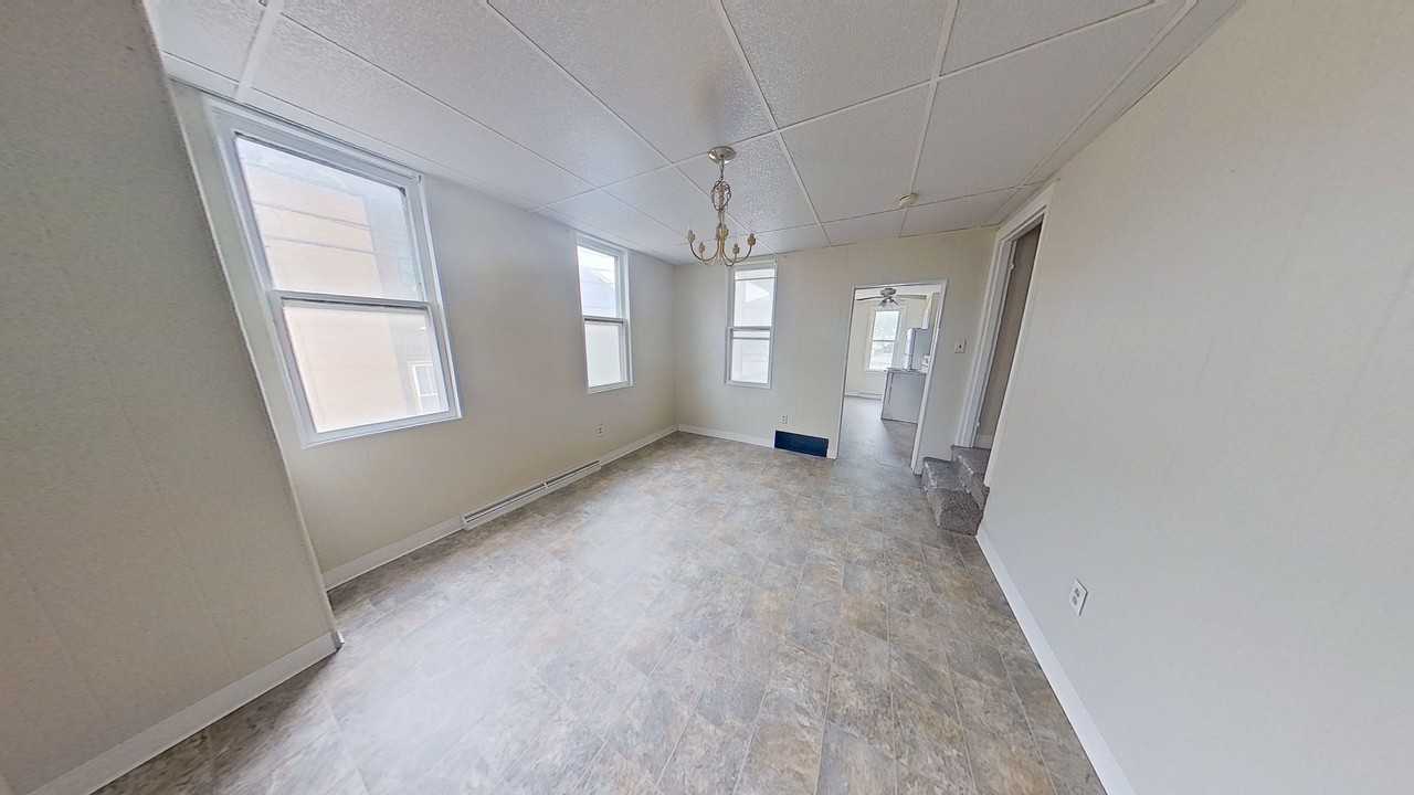 16 W High St - Photo 2 of 8