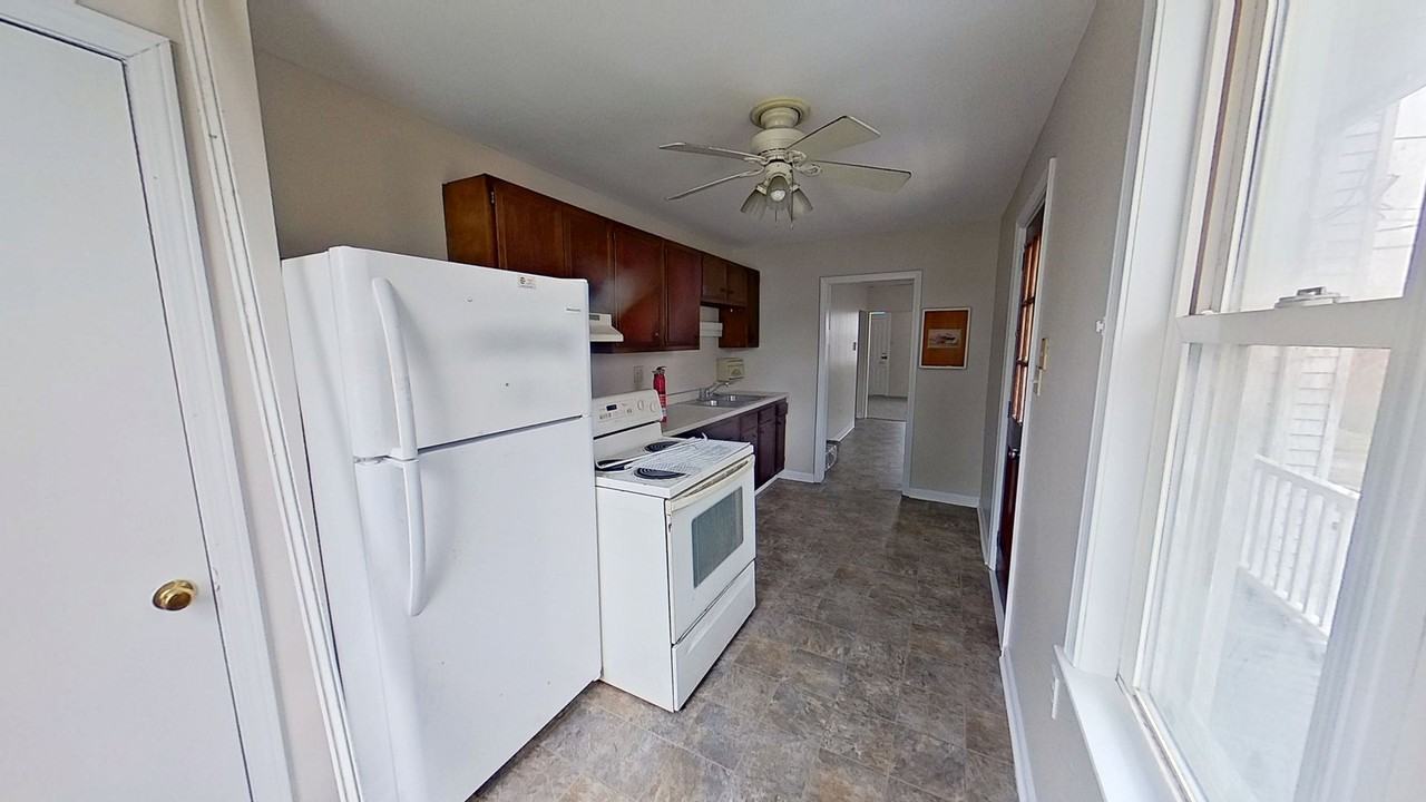 16 W High St - Photo 3 of 8