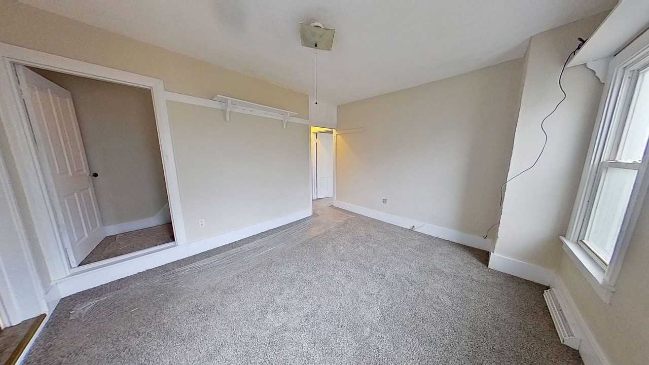 16 W High St - Photo 4 of 8