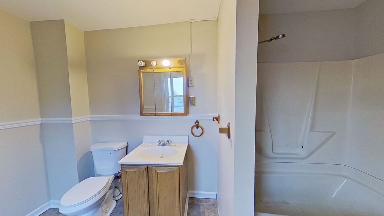 16 W High St - Photo 6 of 8