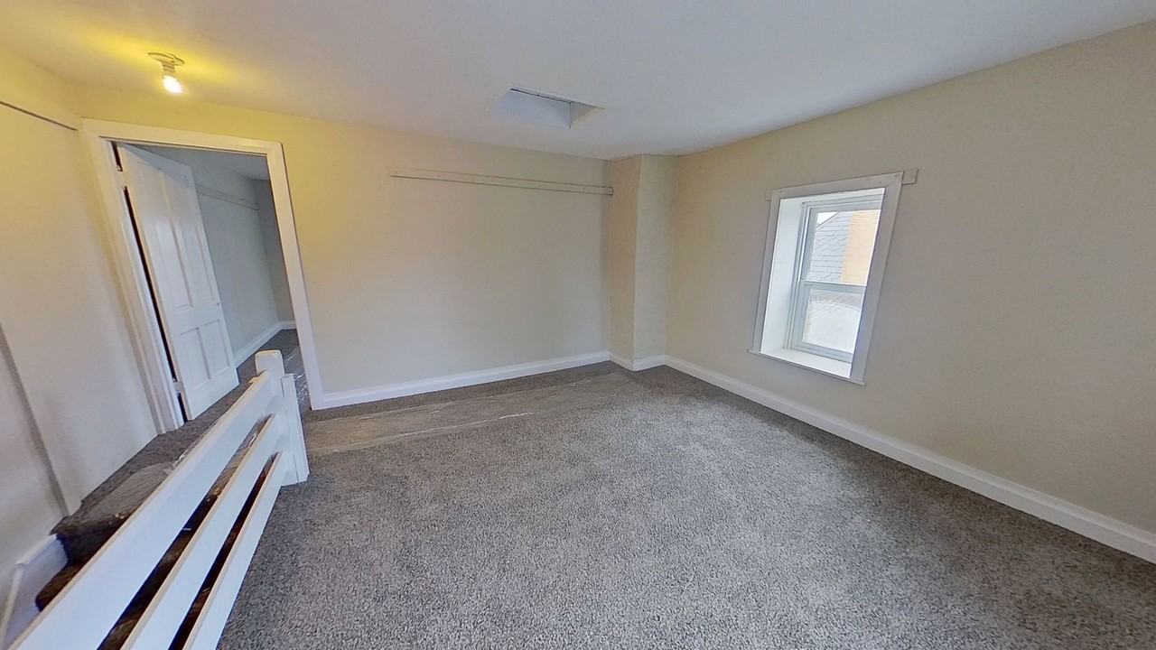 16 W High St - Photo 7 of 8
