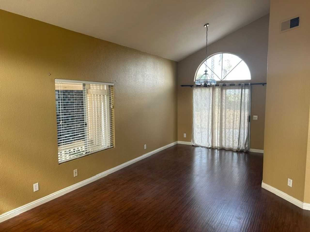 39771 Barberry Ct - Photo 3 of 19