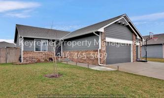 featured image of 1470 N Aster St