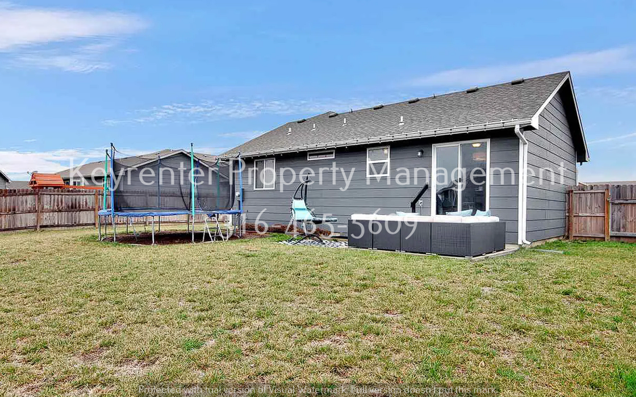 1470 N Aster St - Photo 4 of 12