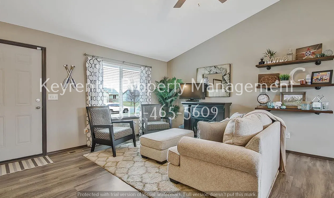 1470 N Aster St - Photo 5 of 12