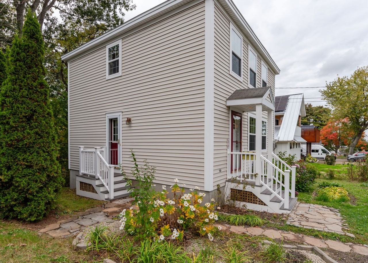 59 Boothby Ave - Photo 6 of 42