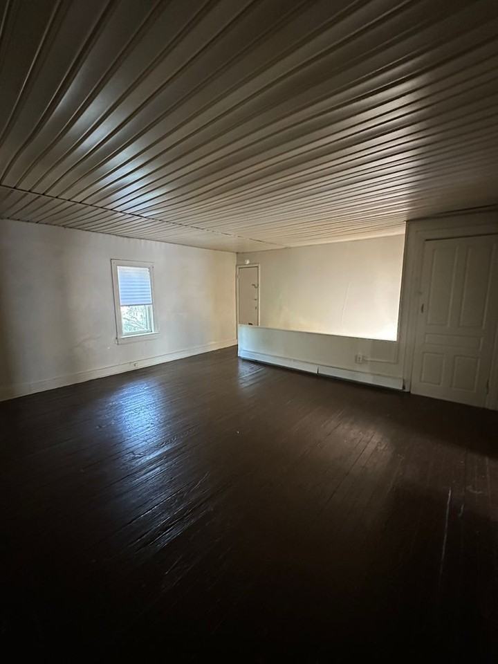 22 N Hartley St - Photo 3 of 8