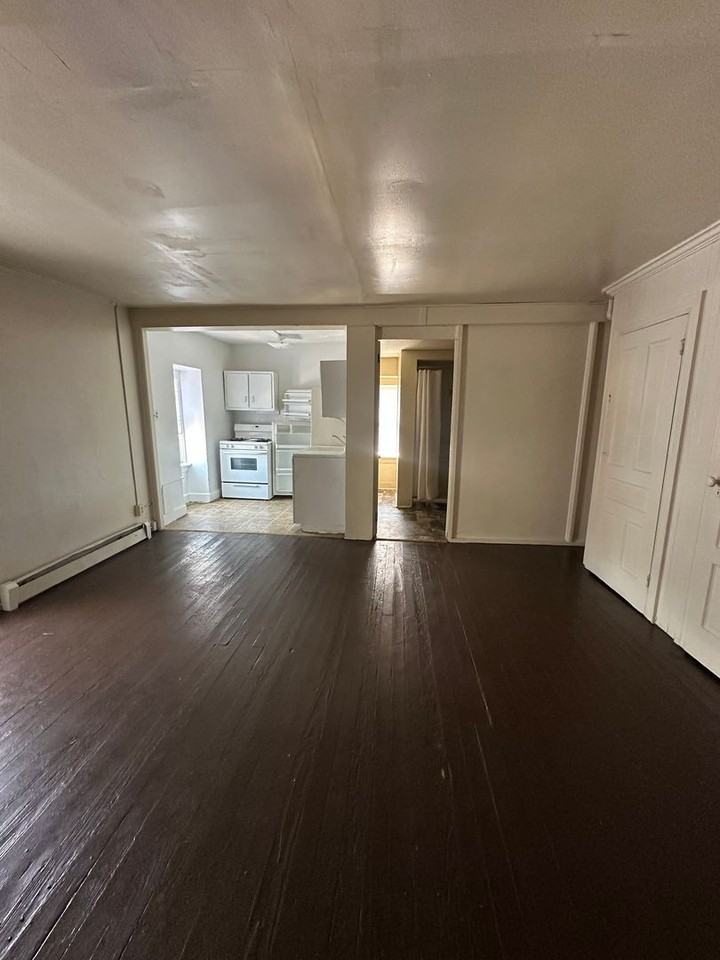 22 N Hartley St - Photo 4 of 8