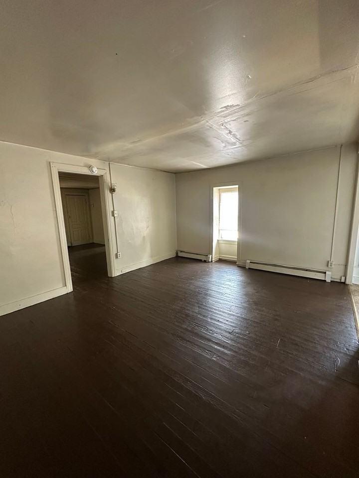 22 N Hartley St - Photo 5 of 8