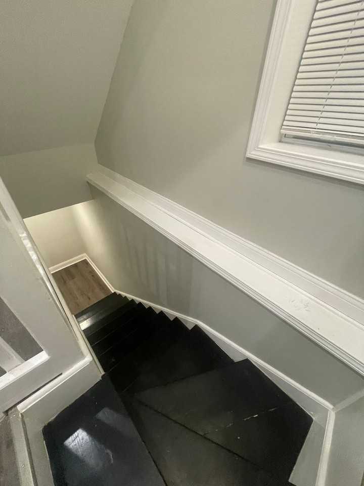930 W 35th St - Photo 6 of 12