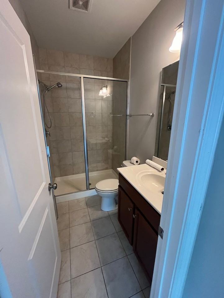 1423 Salem Creek Dr - Photo 7 of 19