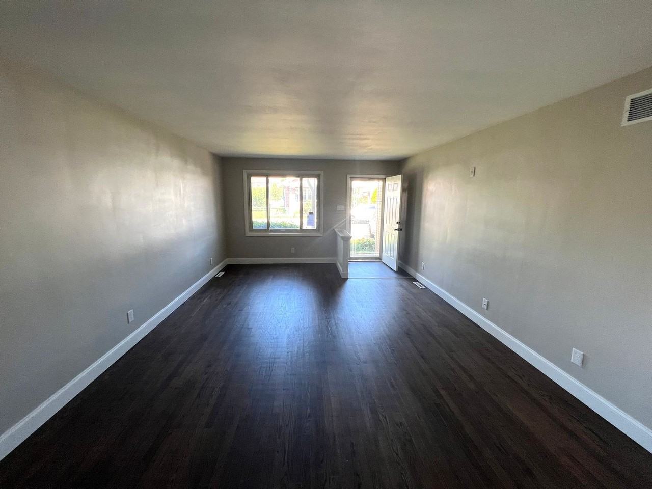 1320 E Livingston St - Photo 2 of 13