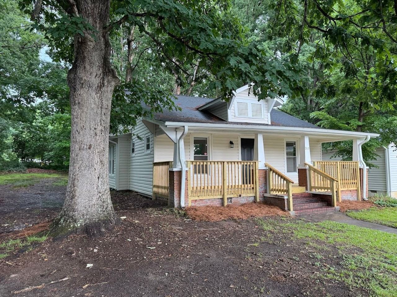 917 E Dayton Ave - Photo 2 of 16