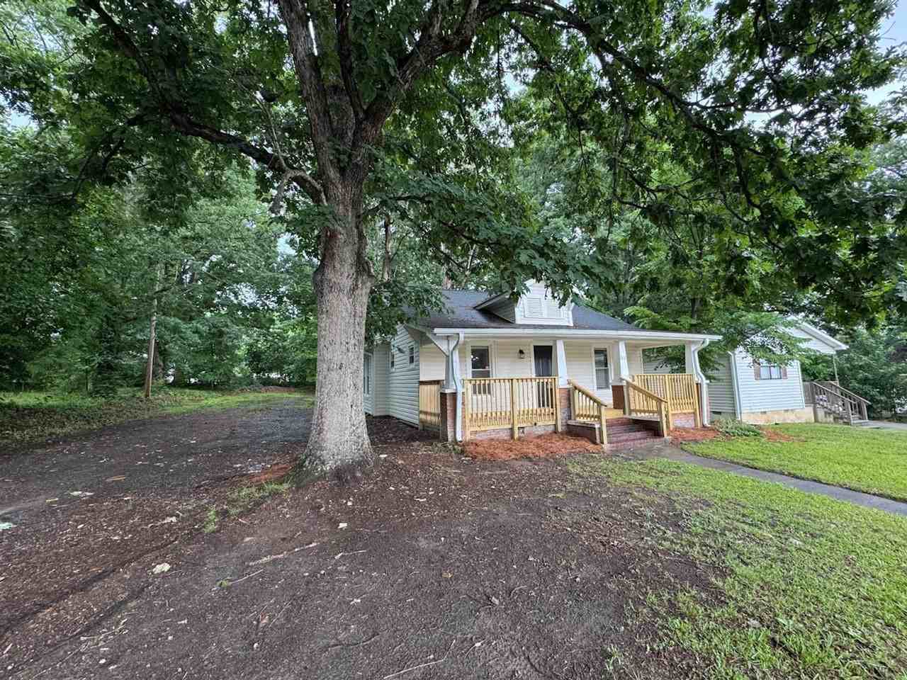 917 E Dayton Ave - Photo 3 of 16