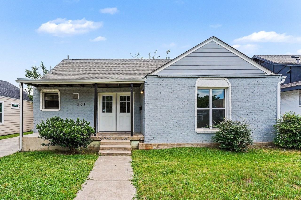 1108 E Robert St
