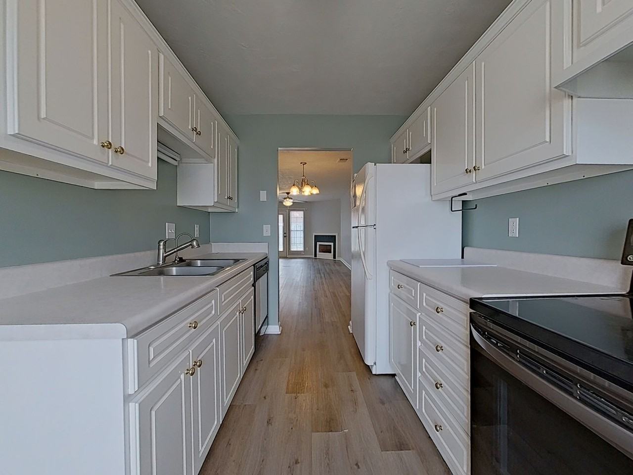 402 Northrop Pl - Photo 7 of 20