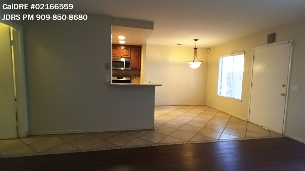4859 Jackson St #B - Photo 3 of 7