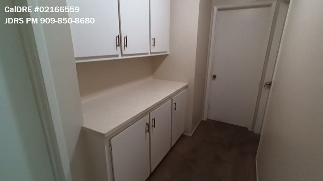 4859 Jackson St #B - Photo 5 of 7