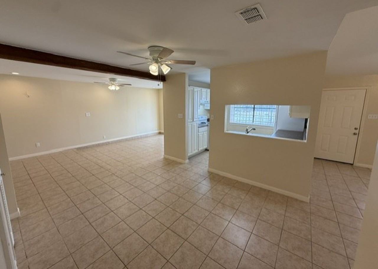126 Atlanta Dr - Photo 3 of 20