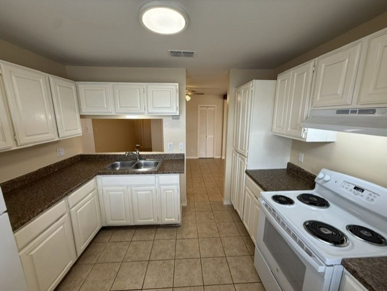 126 Atlanta Dr - Photo 6 of 20
