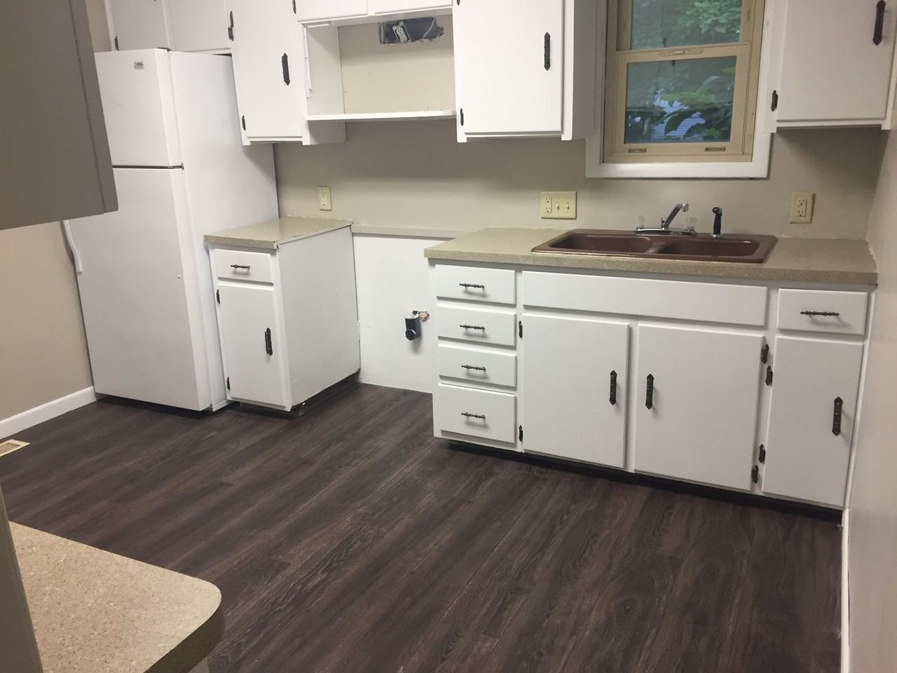 729 Main St - Photo 3 of 7