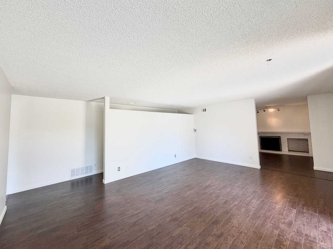 6104 Haas St - Photo 3 of 16