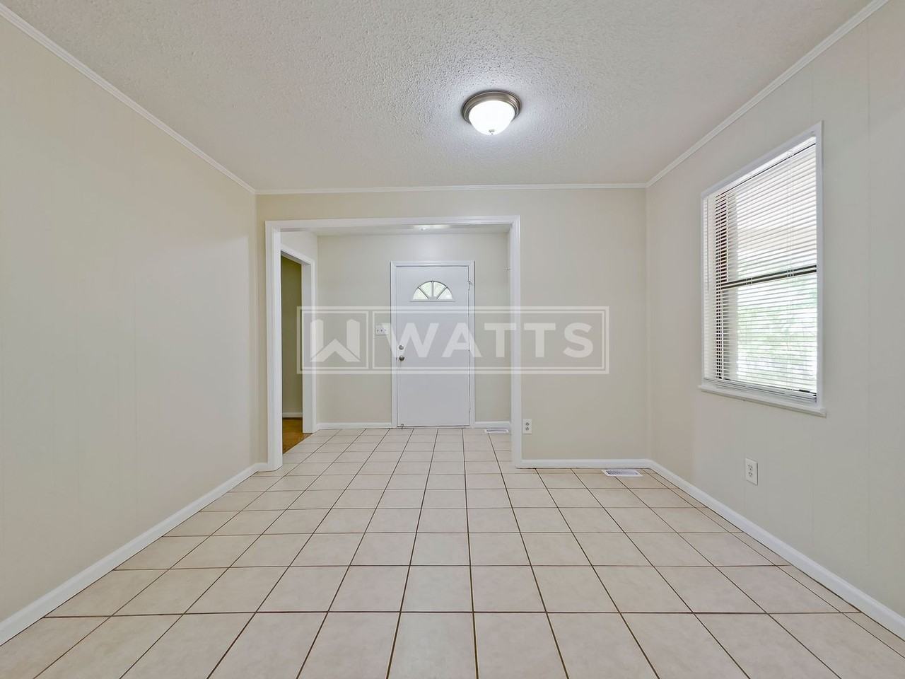 1036 Rose Hill Cir - Photo 4 of 20
