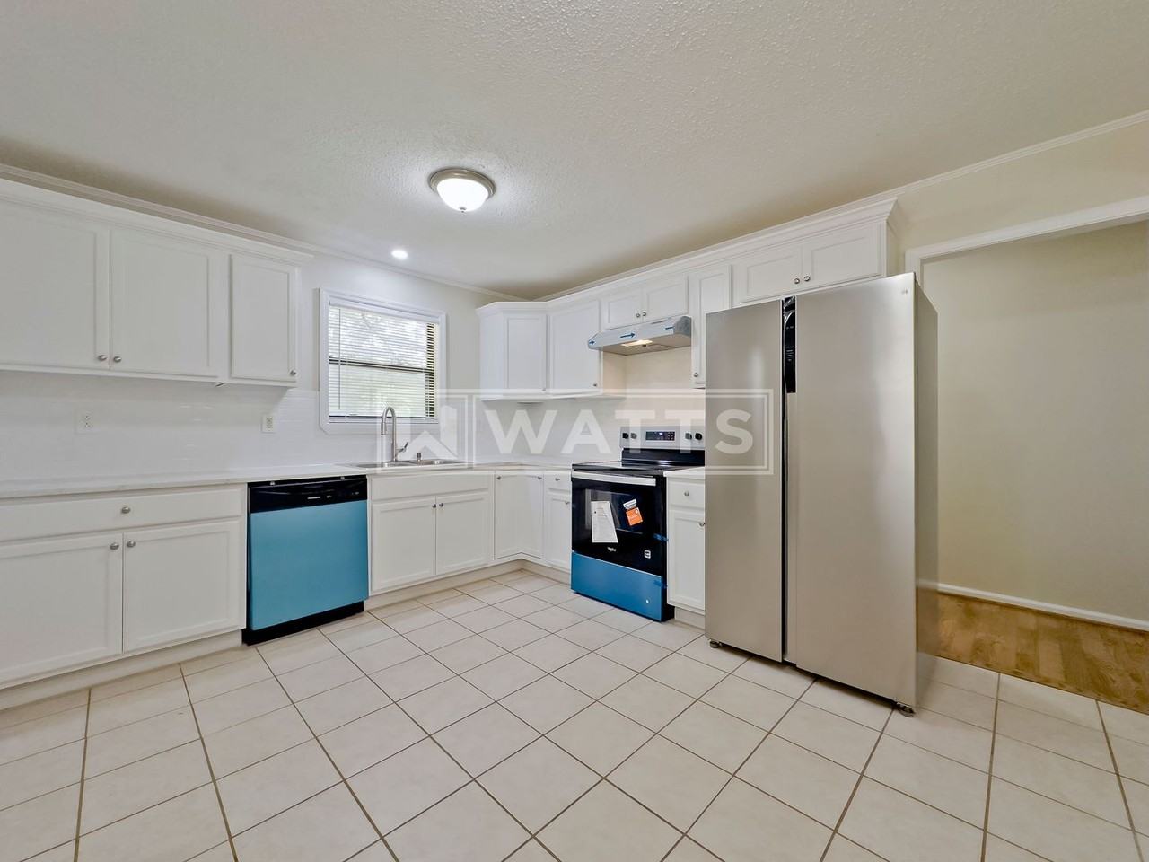 1036 Rose Hill Cir - Photo 6 of 20