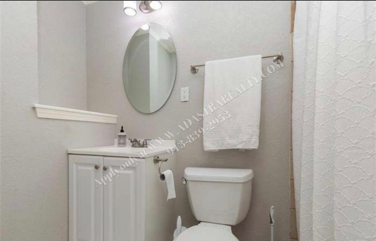 621 N Cedar St - Photo 4 of 13