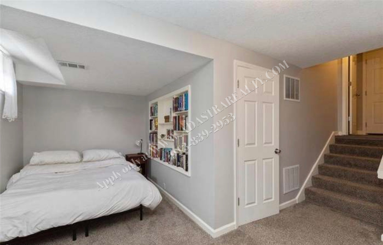 621 N Cedar St - Photo 6 of 13
