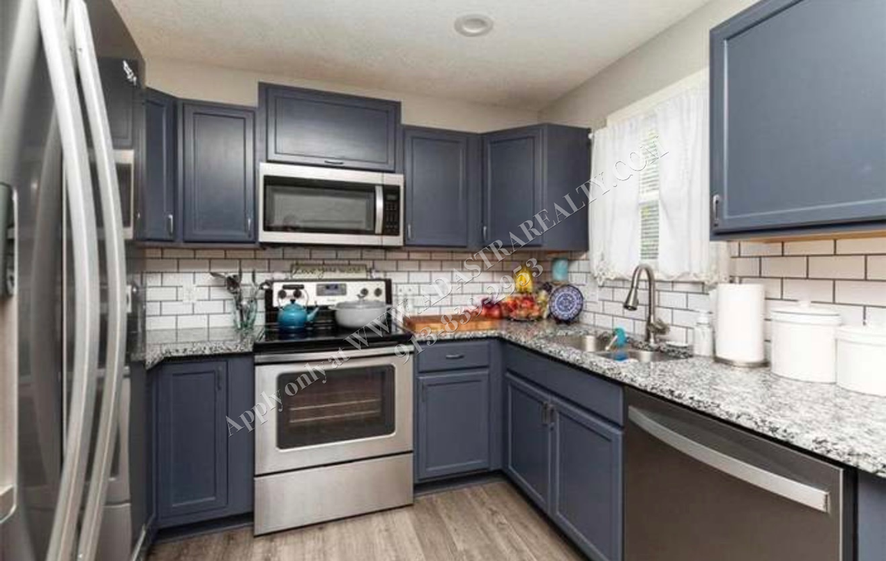 621 N Cedar St - Photo 5 of 13