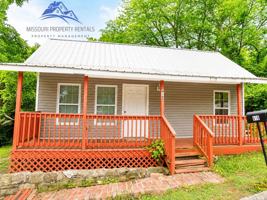 featured image of 418 W Maddux St