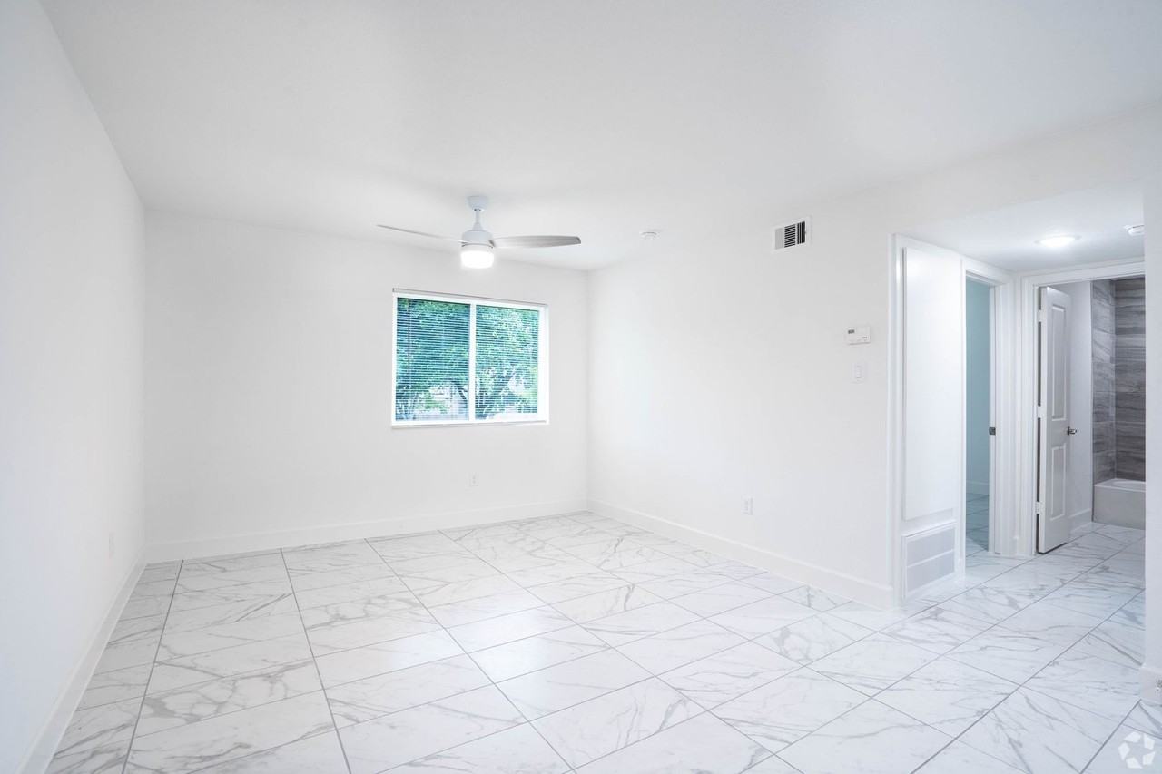4410 Bellfort St - Photo 7 of 14