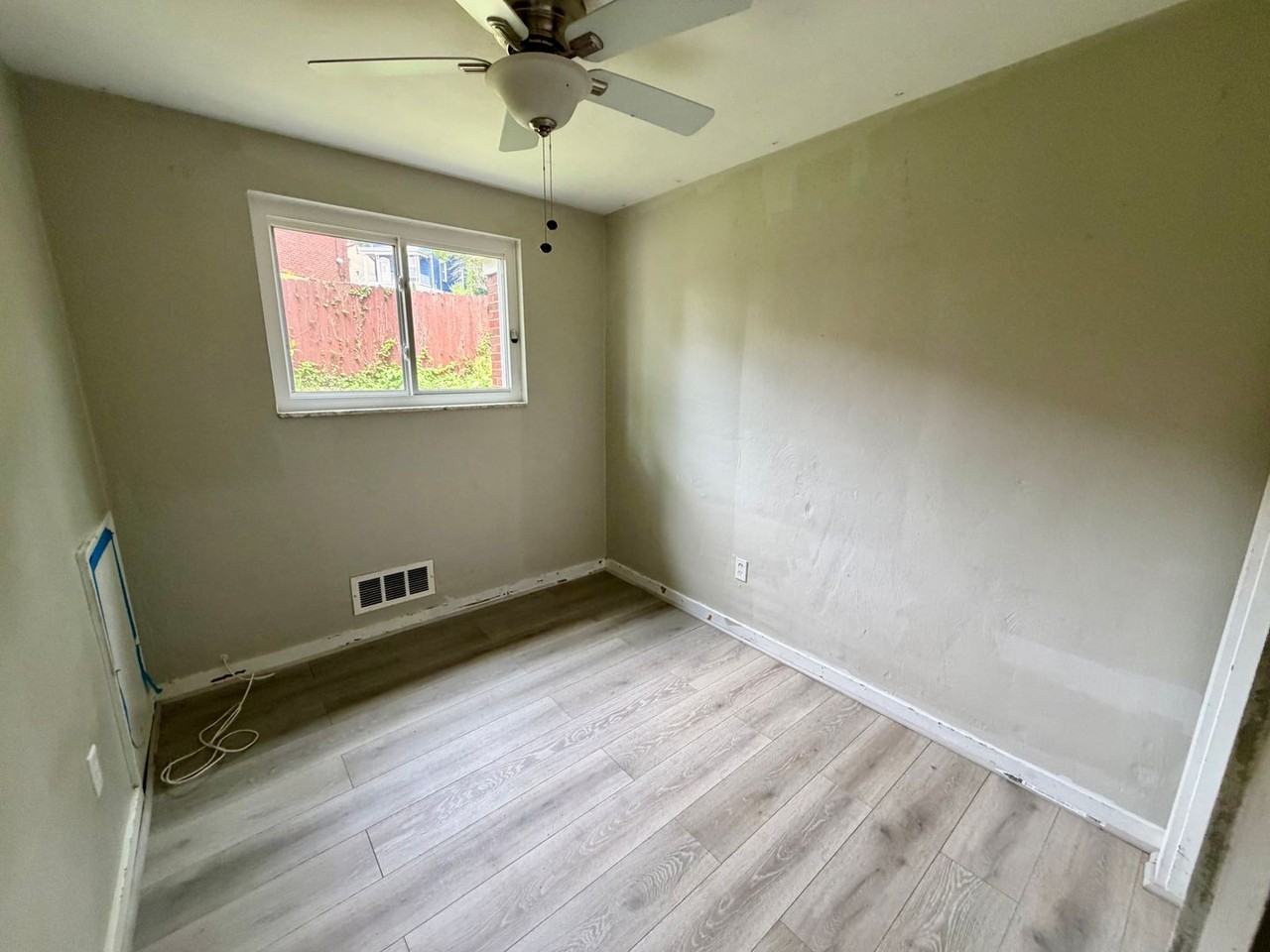 1710 Arnold St - Photo 7 of 17