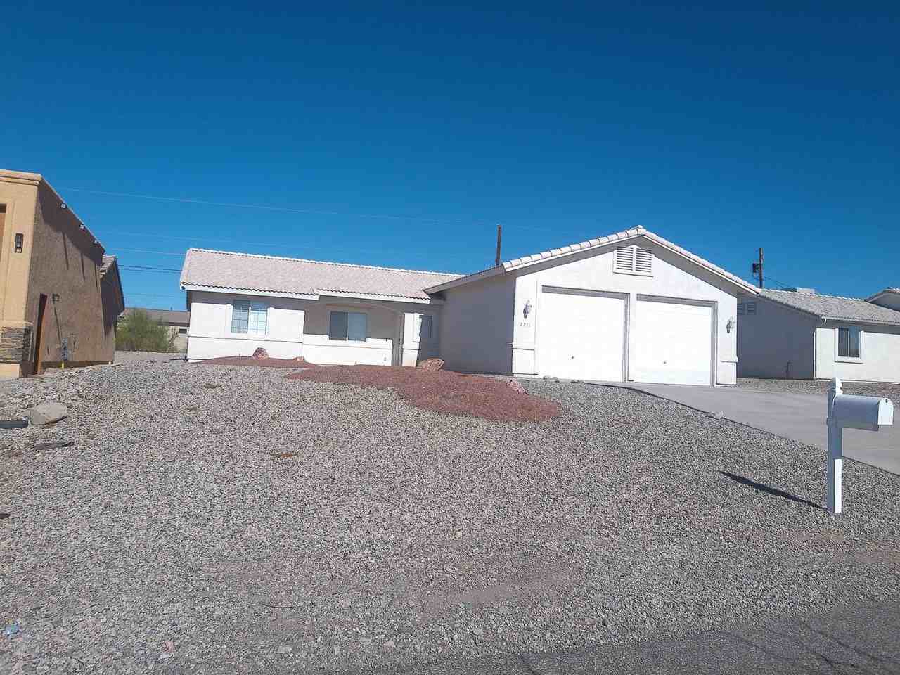 2211 Holly Ave - Photo 2 of 28
