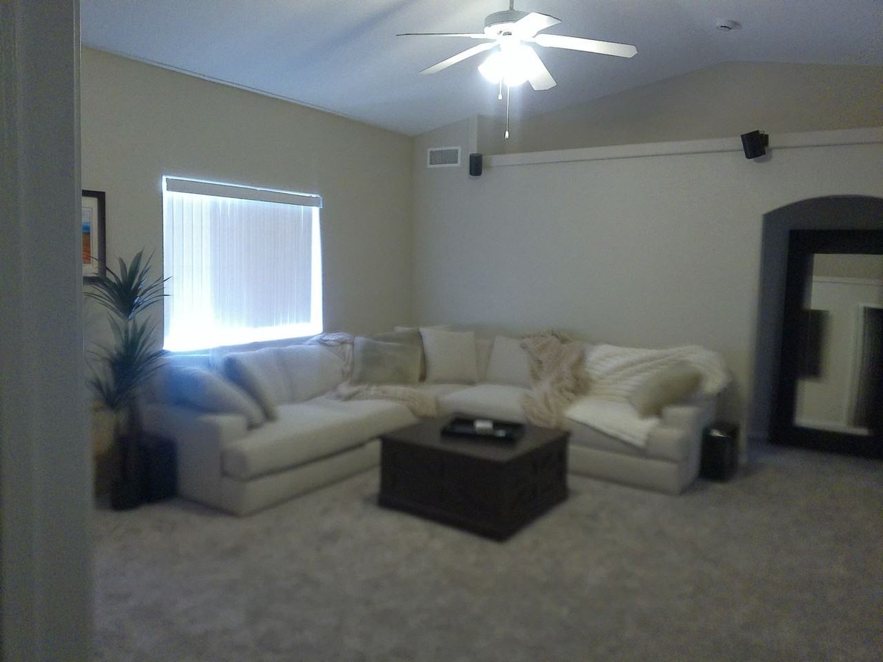 2211 Holly Ave - Photo 3 of 28