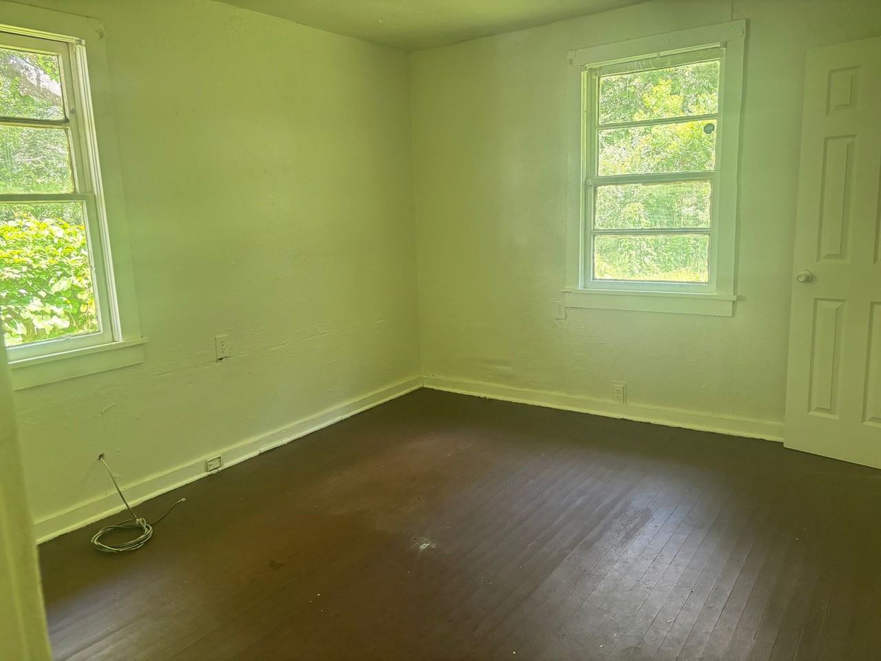 1136 Wiggins St - Photo 3 of 6