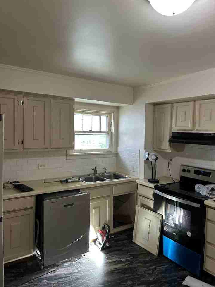 5230 Carthage Ave - Photo 4 of 10