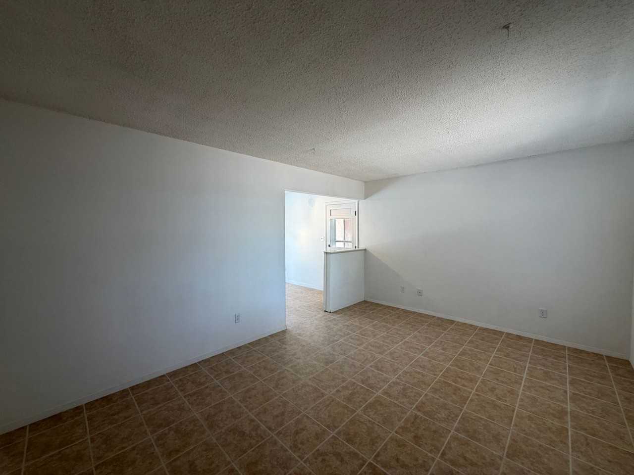 1143 De Vargas Ct Se - Photo 6 of 33