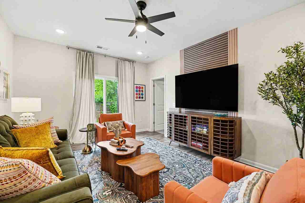 2472 Houston Rd - Photo 2 of 30
