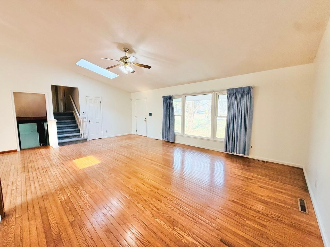 6239 Sw Wanamaker Rd - Photo 3 of 24