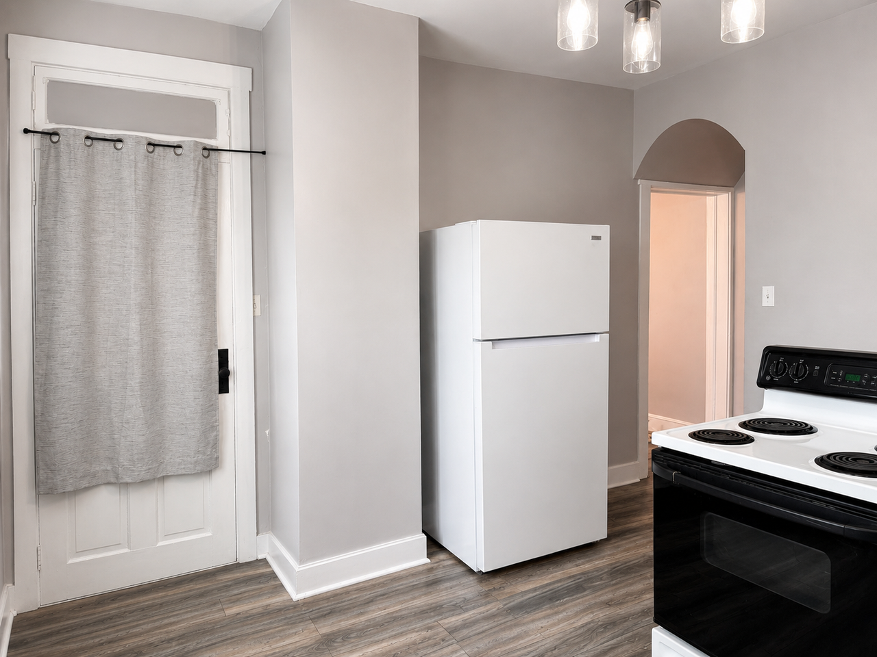 2146 Main St - Photo 4 of 19