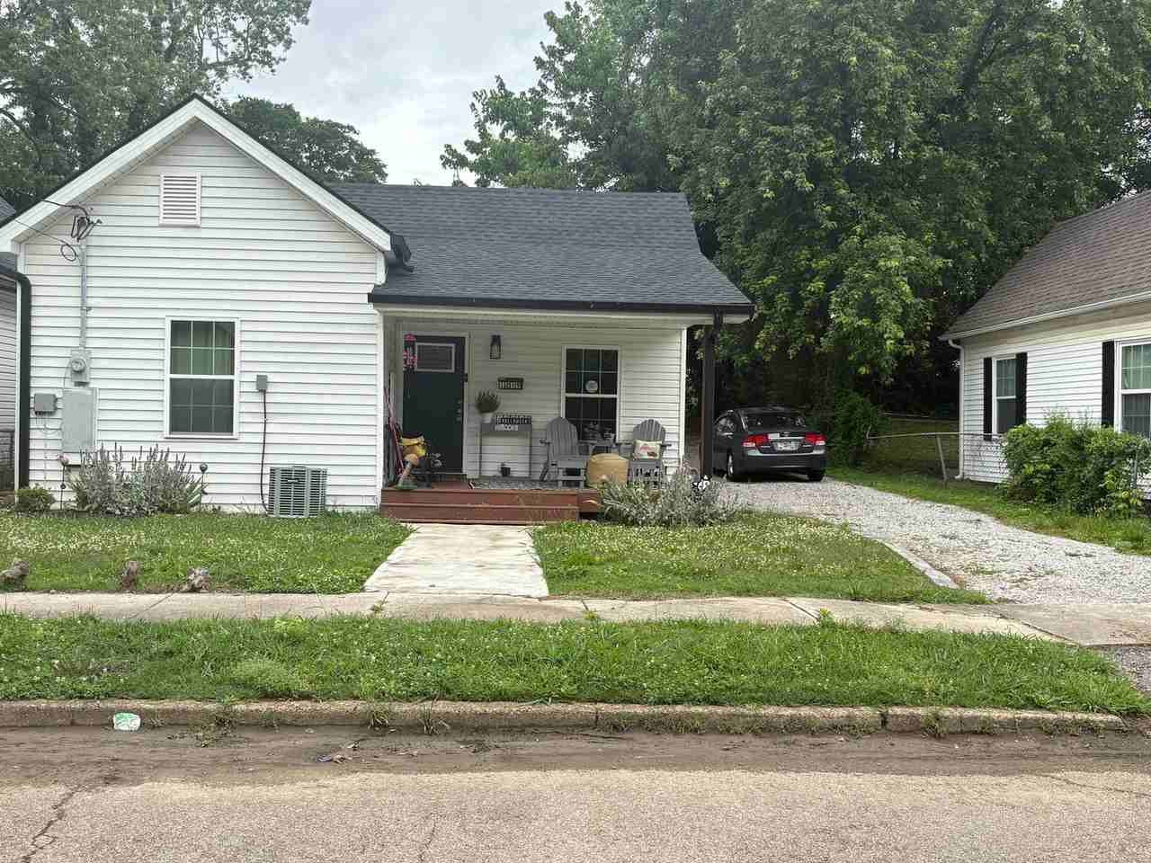 1219 Delaware Ave - Photo 3 of 29