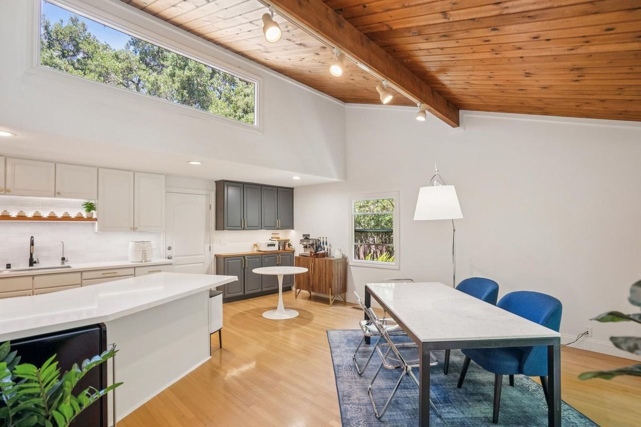 886 Berkeley Ave - Photo 7 of 19