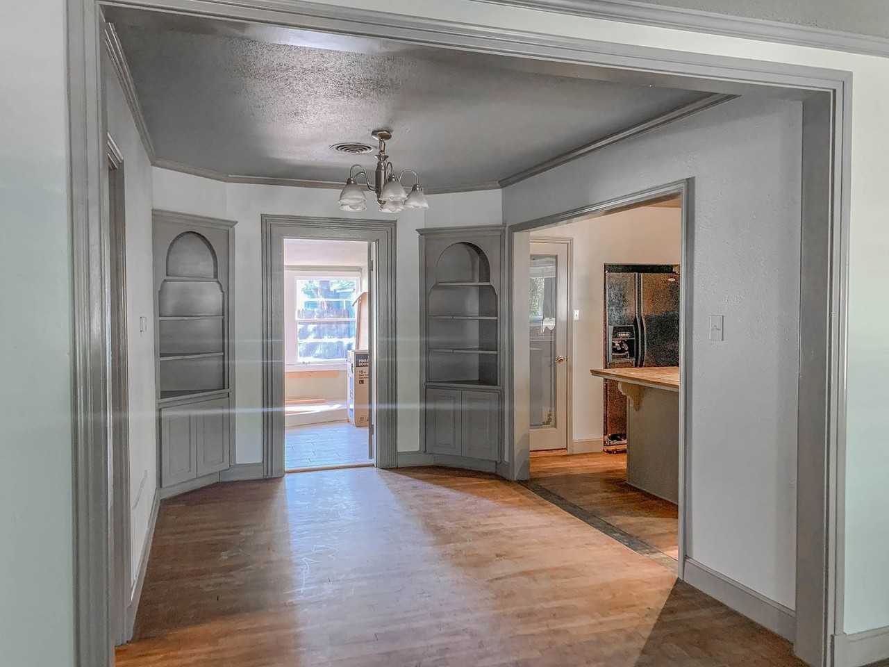 2511 23rd St - Photo 4 of 18