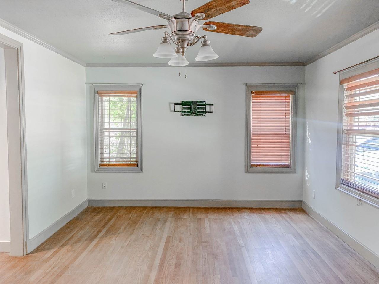 2511 23rd St - Photo 7 of 18