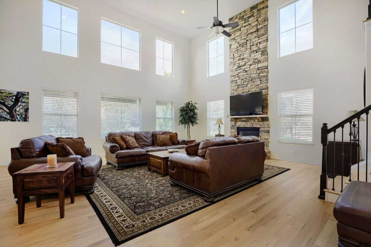 13897 Barbour St - Photo 3 of 30