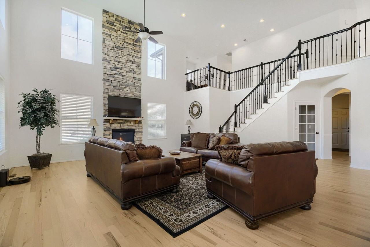 13897 Barbour St - Photo 4 of 30