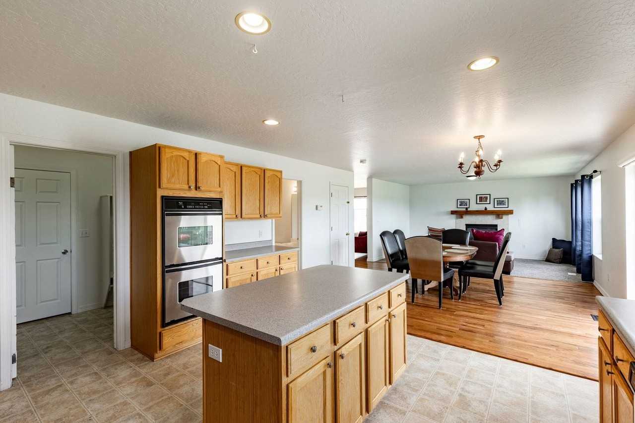 971 Mountain Willow Ln - Photo 5 of 28