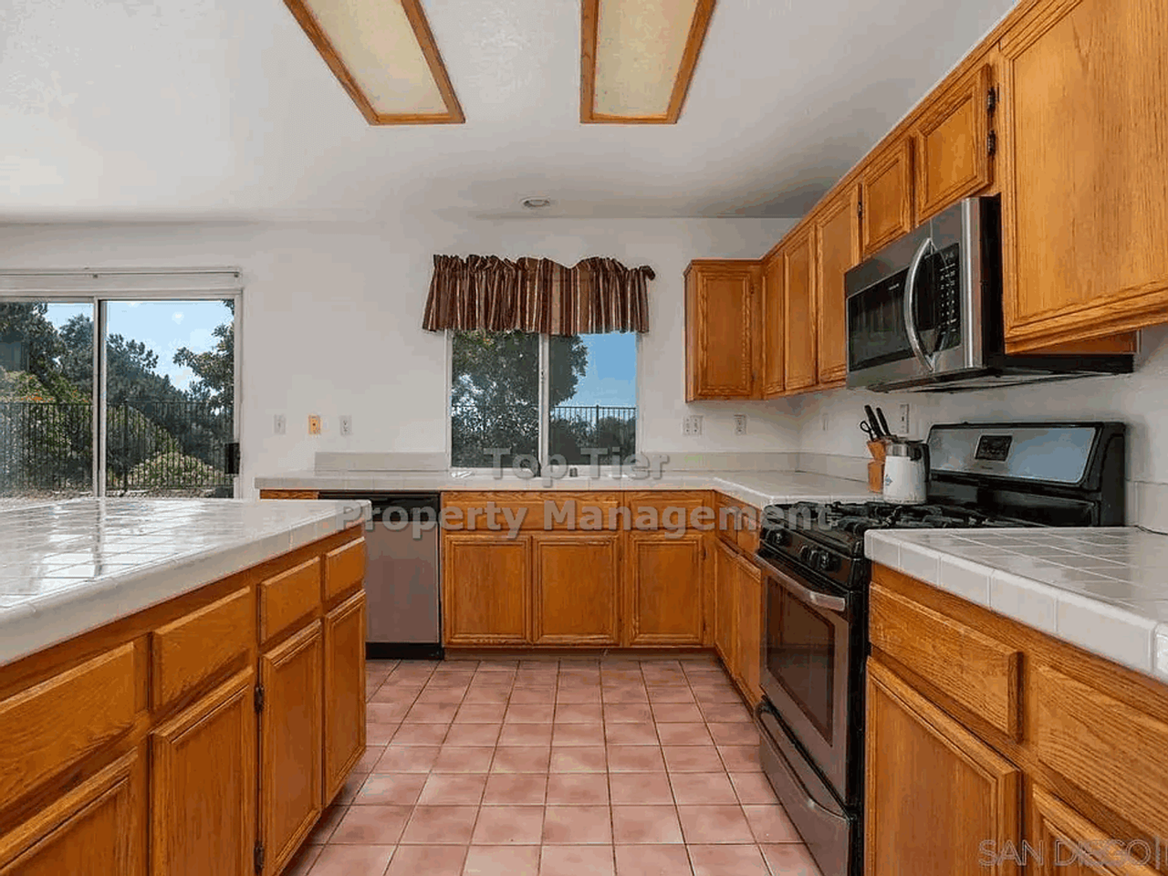 408 Shadow Tree Dr - Photo 3 of 11